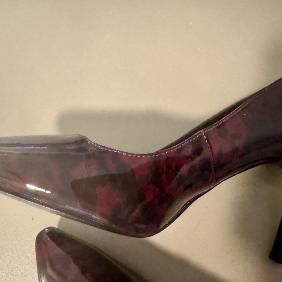 Nine West Cheetah Print Burgundy Heels Size 6.5 - Picture 2 of 6